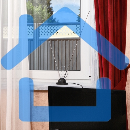 ТВ антенна комнатная телескопическая на подставке 